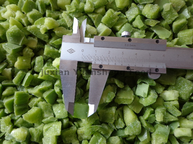 Peperone verde surgelato Simple Nature tagliato a cubetti da 10 mm con certificazione BRC